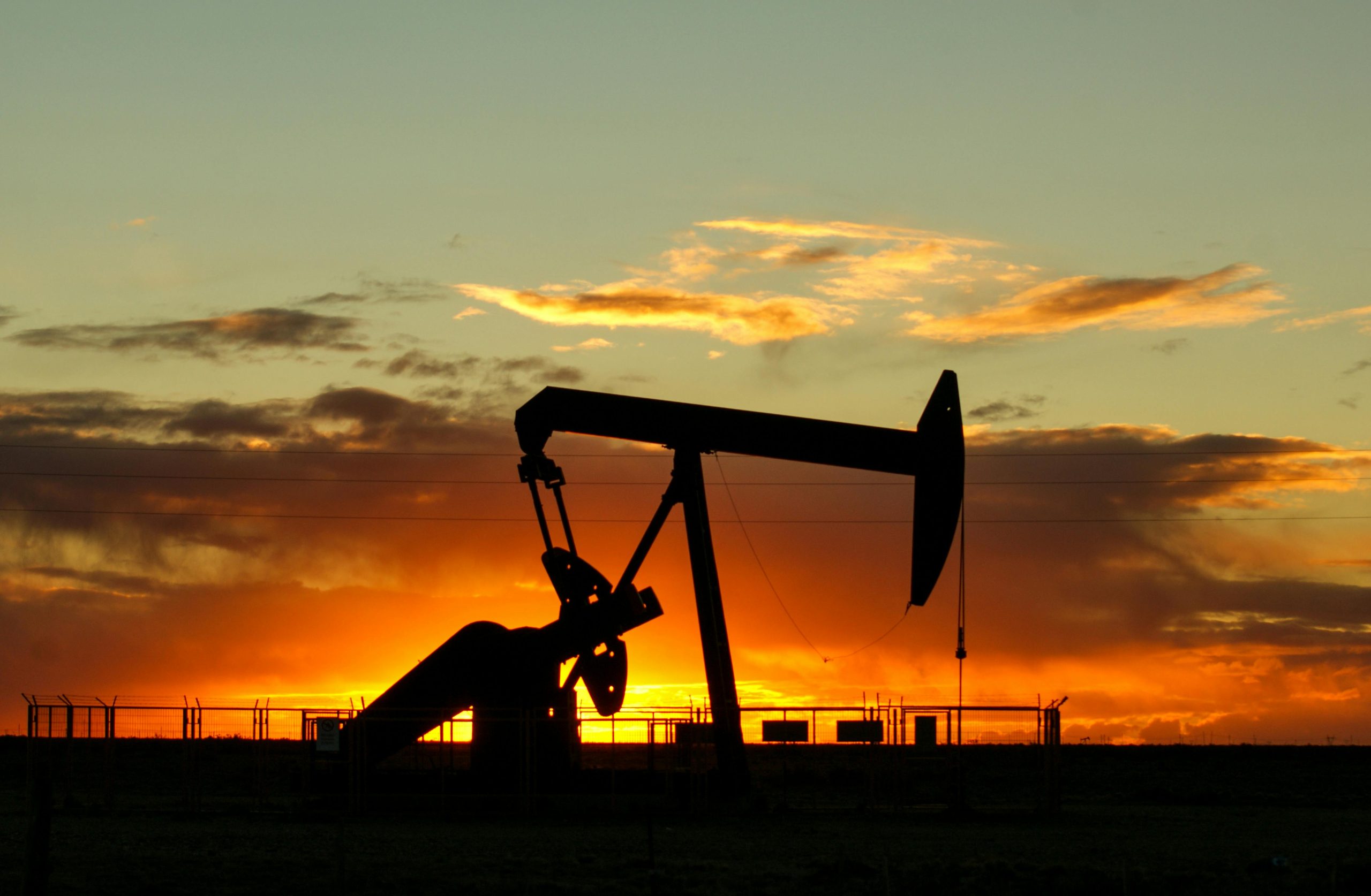U.S.–Venezuela Oil Deal Angers China and Pushes Global Prices Lower